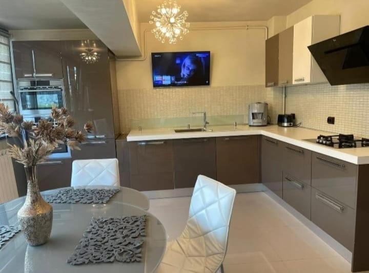 Apartament Lux Ultracentral Craiova Exteriér fotografie